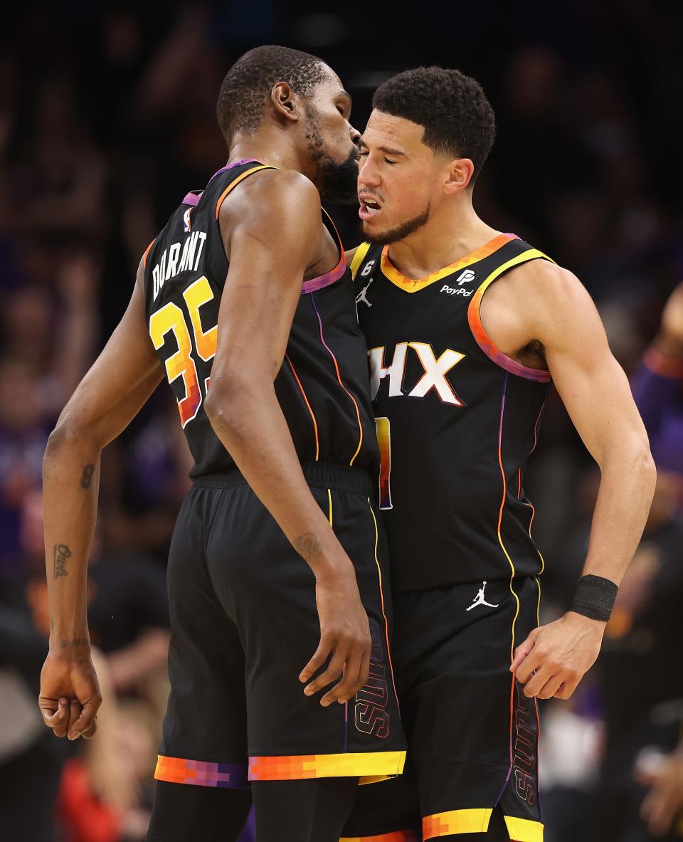 Kevin Durant and Devin Booker combined for 86 points in the Suns & # 39;  Game 2 win over the Nuggets.