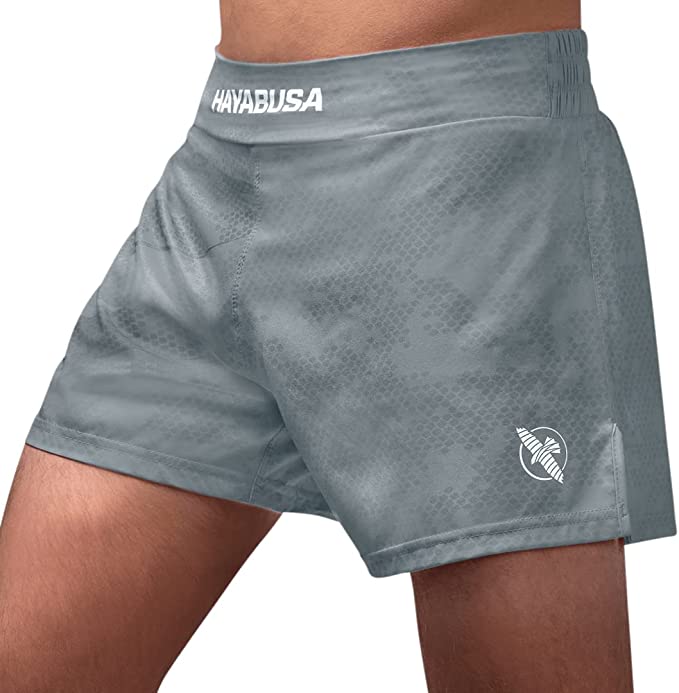 Kickboxing shorts designed by Hayabusa for performance and style. These shorts offer optimal comfort and freedom of movement, making them perfect for intense training sessions. Choose the right size and enjoy the perfect fit for your kickboxing routine.