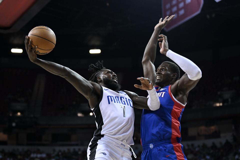 Kevon Harris #7 of the Orlando Magic takes a shot against Jalen Durin #0 of the Detroit Pistons during the first quarter of a 2023 Summer League basketball game at Thomas & amp;  MAC Center on July 08, 2023 in Las Vegas, NV.